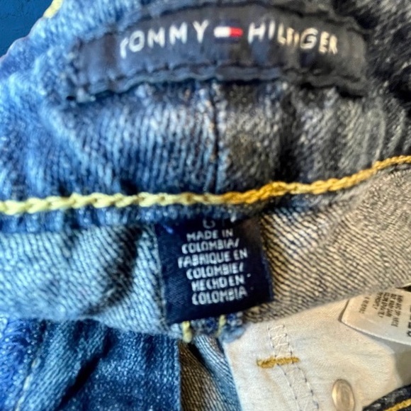 Tommy Hilfiger Jean Shorts (size 6) - Picture 5 of 6